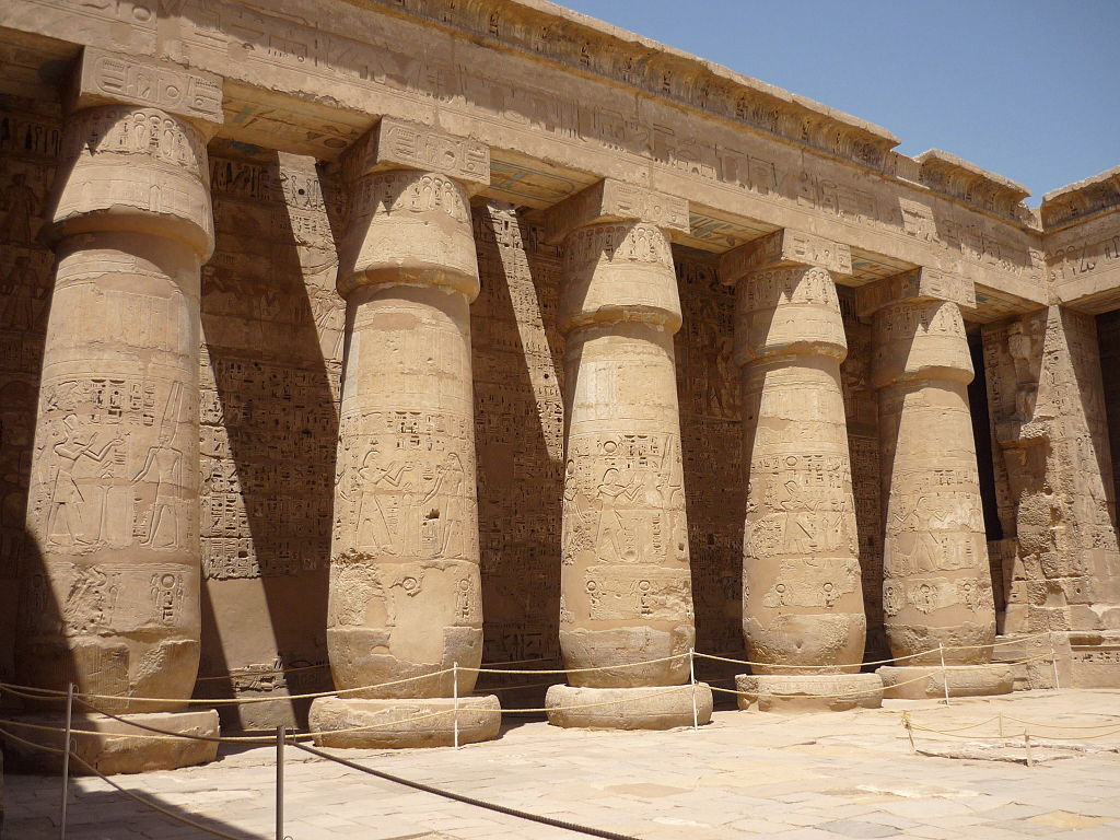 1024px-Medinet_Habu_Ramses_III40.JPG