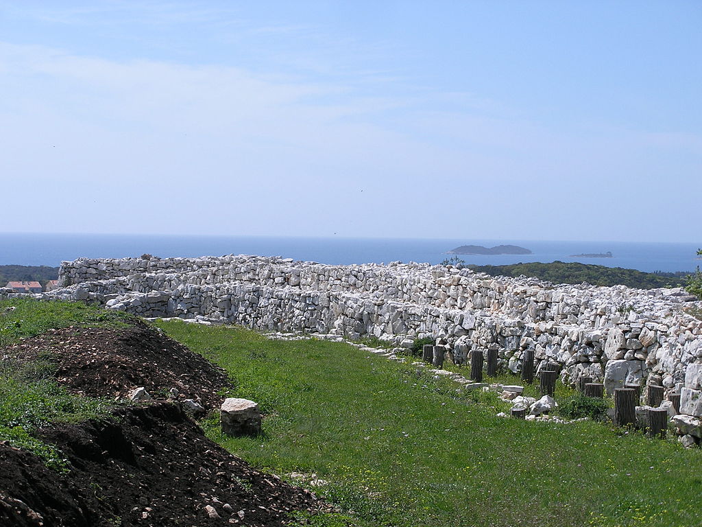 1024px-Monkodonja_(01).JPG