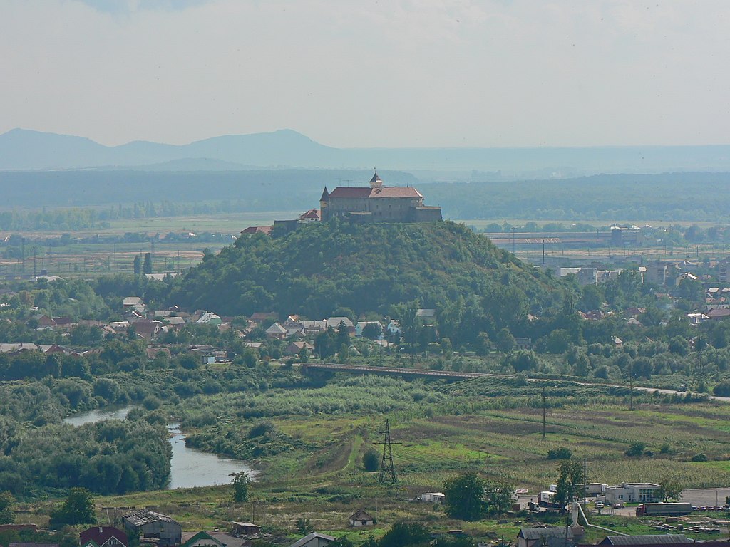 1024px-Palanok.jpg