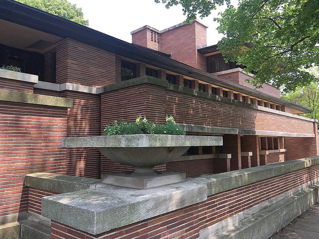 1024px-Robie_House,_Chicago,_Illinois_-_designed_by_Frank_Lloyd_Wright_(47996709992).jpg
