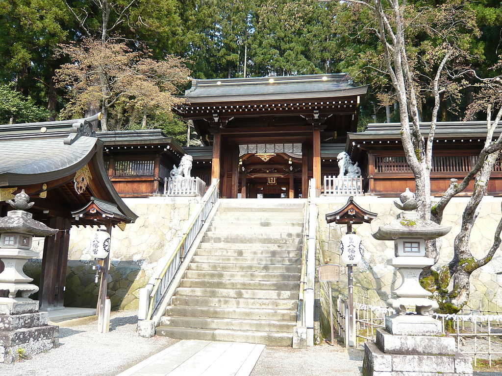 1024px-Sakurayama-hachiman.jpeg