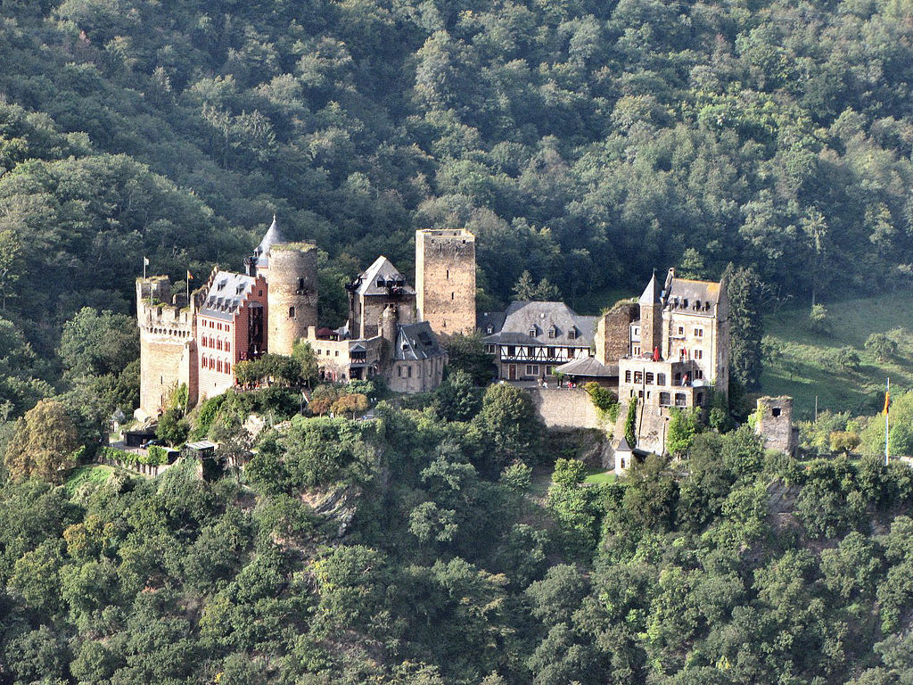 1024px-SchönburgRhein.01s.jpg