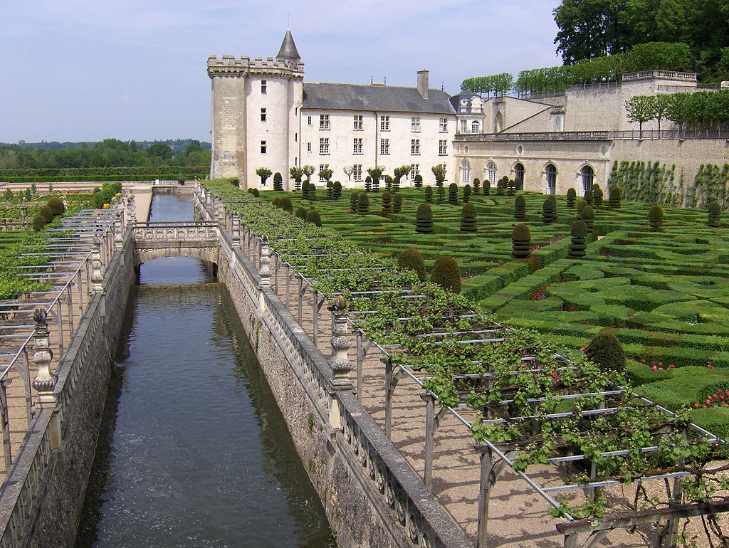 1024px-SchlossVillandryGarten08.jpg