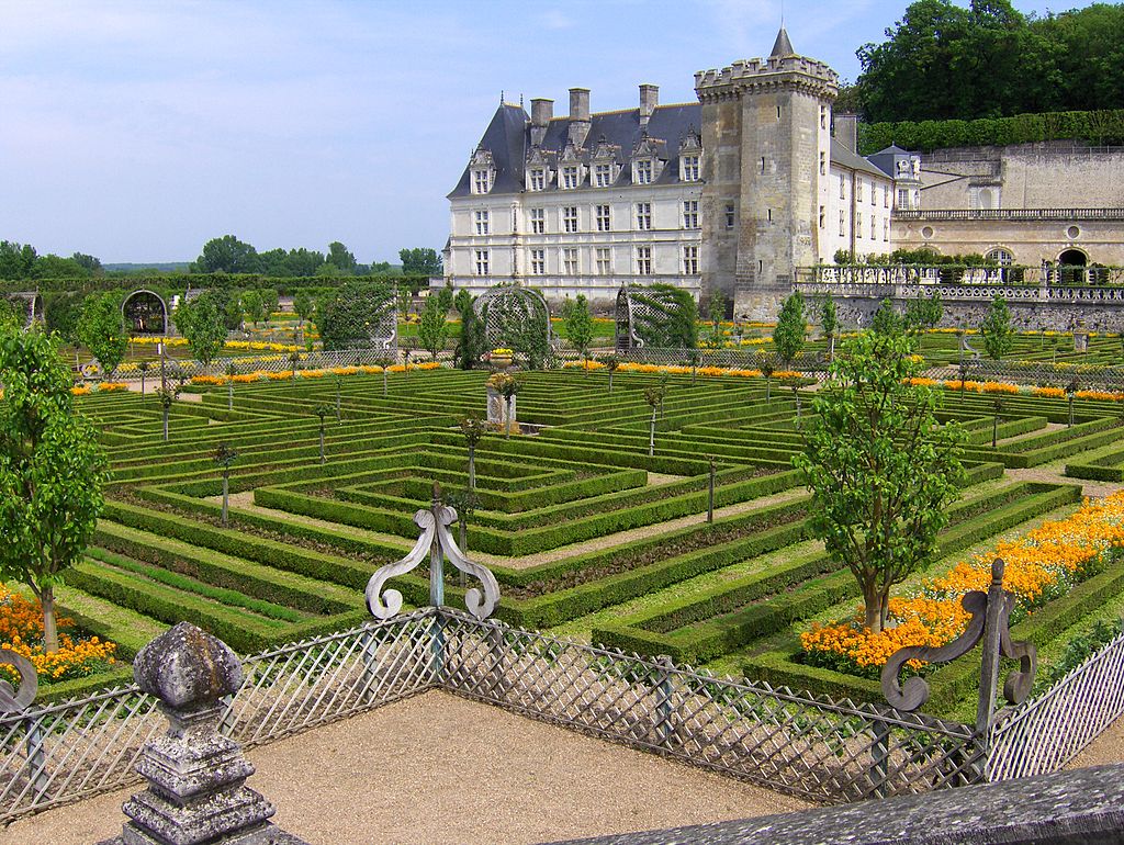 1024px-SchlossVillandryGarten09.jpg