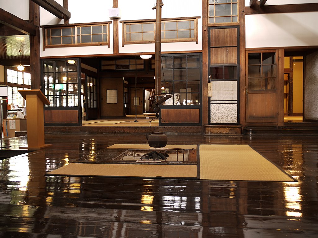 1024px-ShayokanIndoor1.JPG
