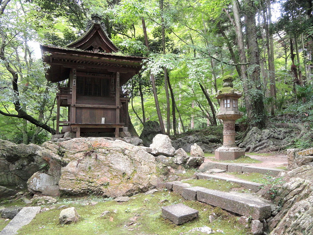 1024px-Shrine_-_Ishiyamadera_-_Otsu,_Shiga_-_DSC07459.JPG