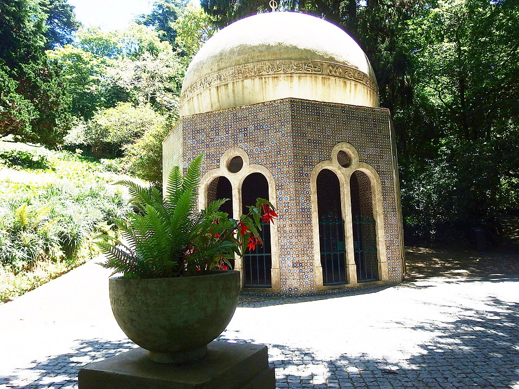 1024px-Sintra,_Fonte_dos_Passarinhos_(2).jpg