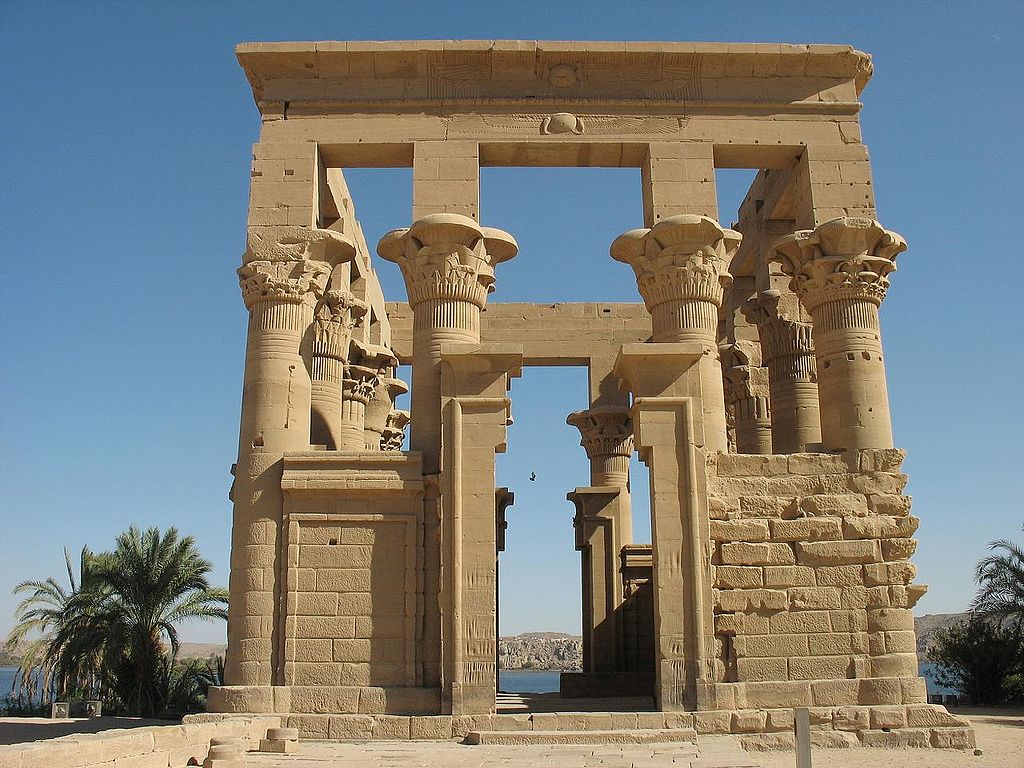 1024px-Trajan’s_Kiosk_(Josh_Whitley).jpg