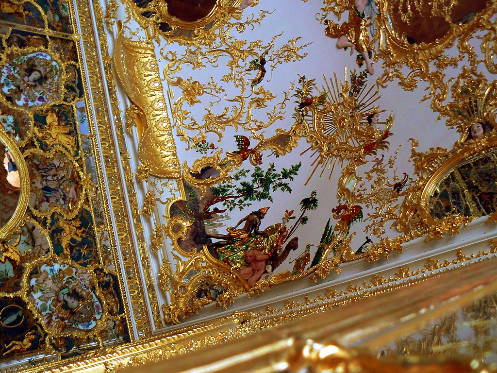 1024px-Würzburg,_Residenz_(4644606208).jpg