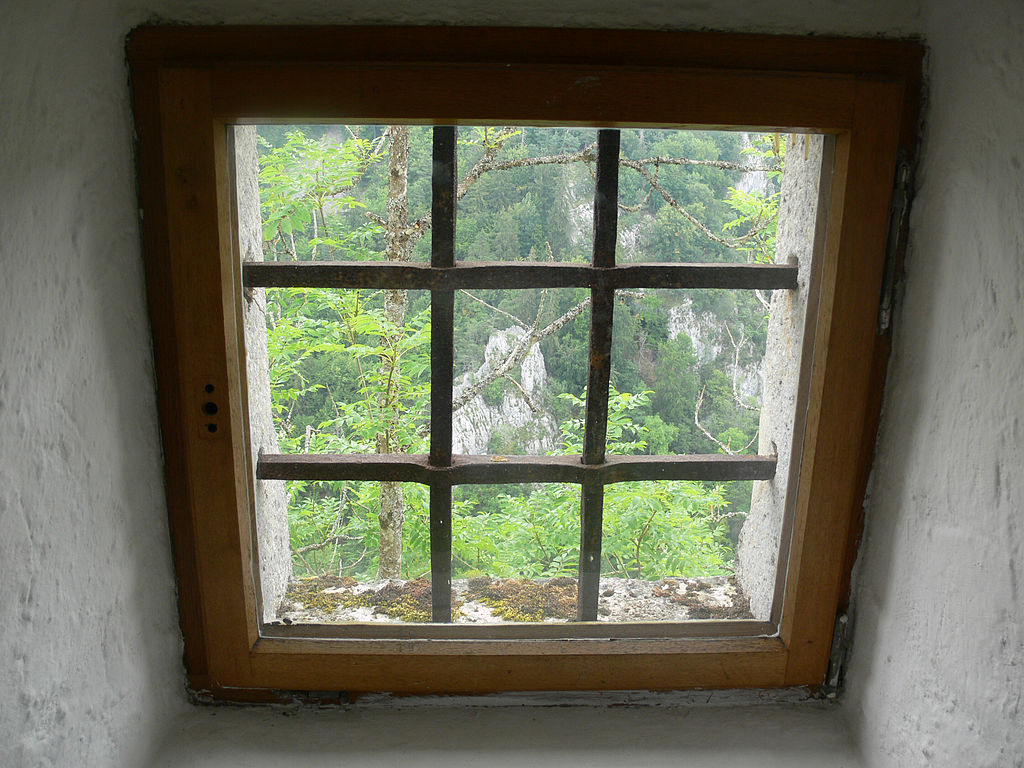 1024px-Wildenstein_Ausblick_aus_einem_Fenster.jpg