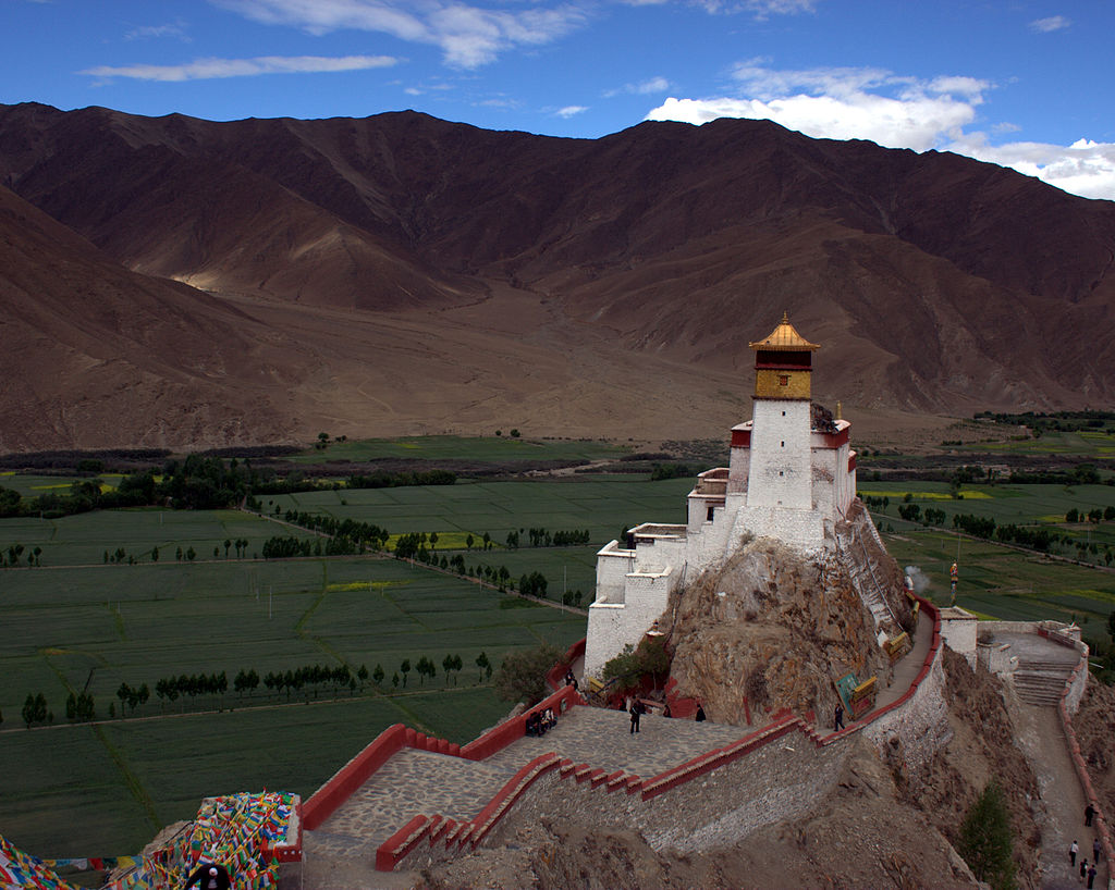 1024px-Yumbulagang_Palace_from_Above.jpg