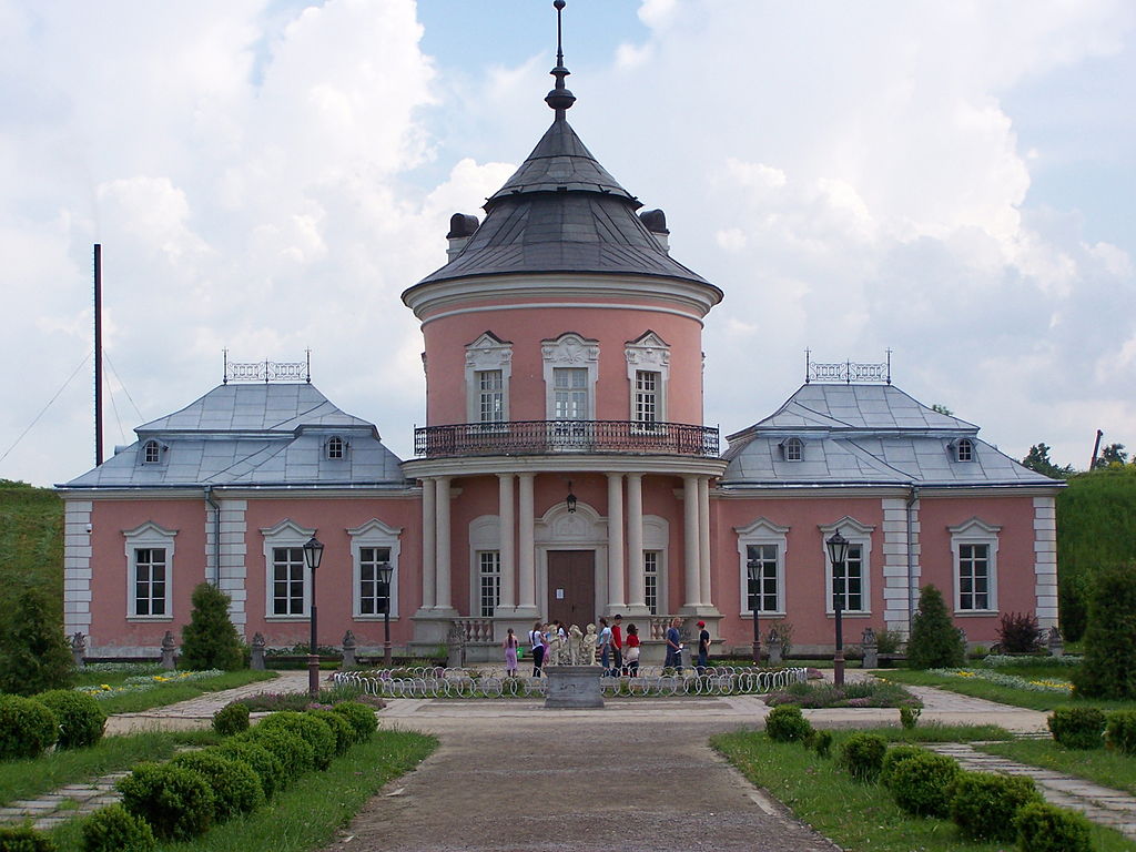 1024px-Złoczów_-_Zamek_01.JPG
