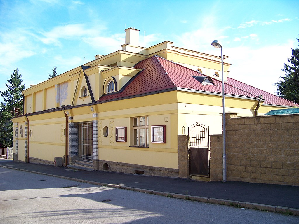 1024px-Zdice,_kino.jpg
