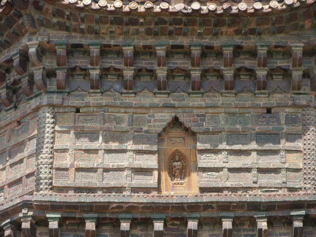 1049Iron_Pagoda_f.JPG