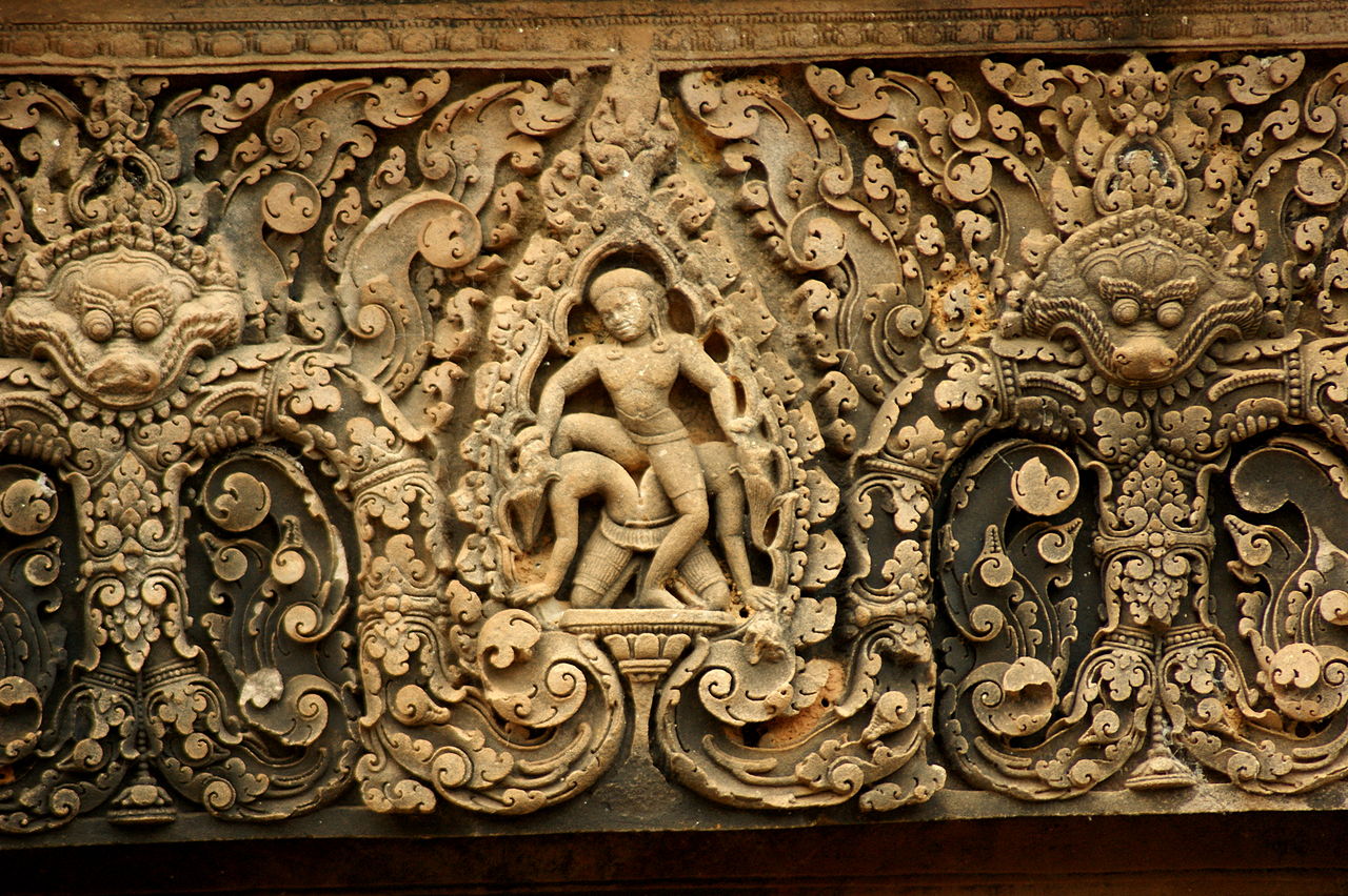 10d1280px-Banteay_Srei_(Sept_2009b).jpg