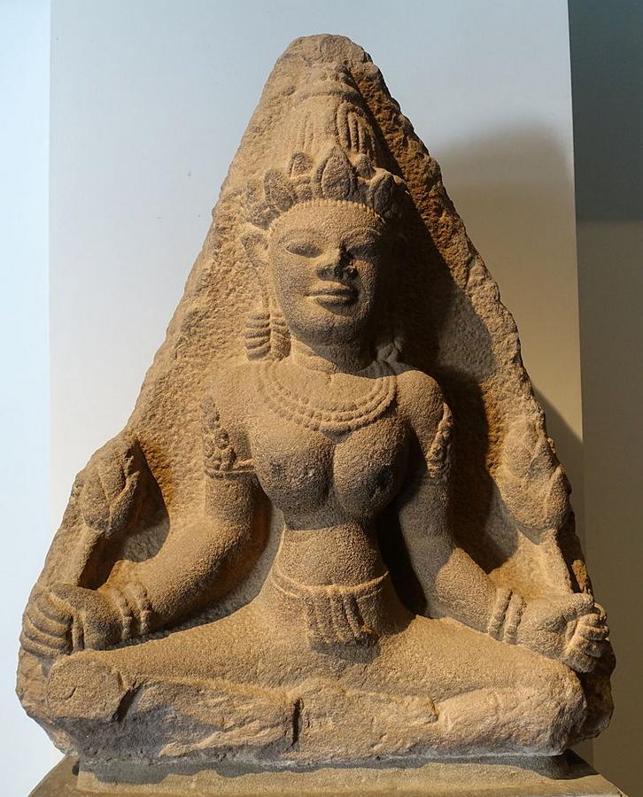 10Lakshmi,_Tra_Kieu,_Quang_Nam,_10th_century_AD,_sandstone_-.JPG