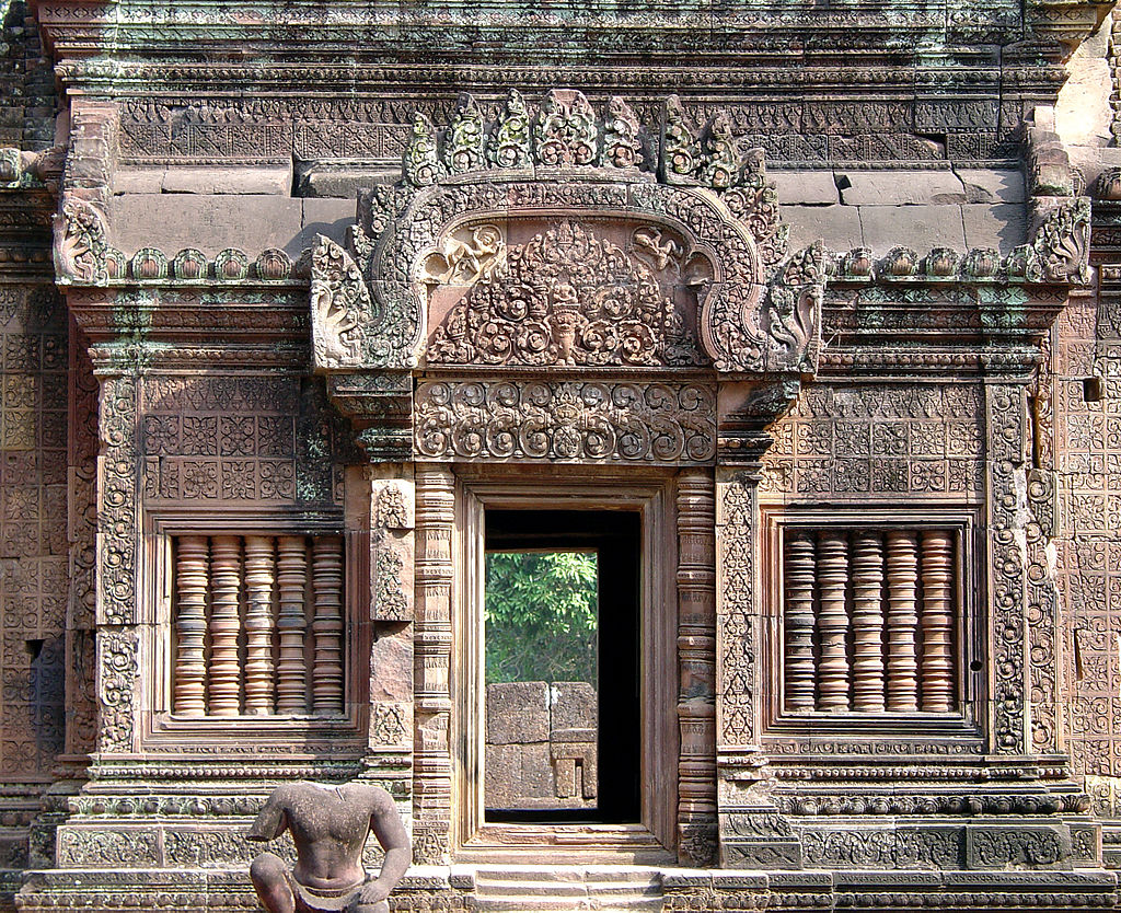 10Mandapa_Banteay_Srei_1222.jpg