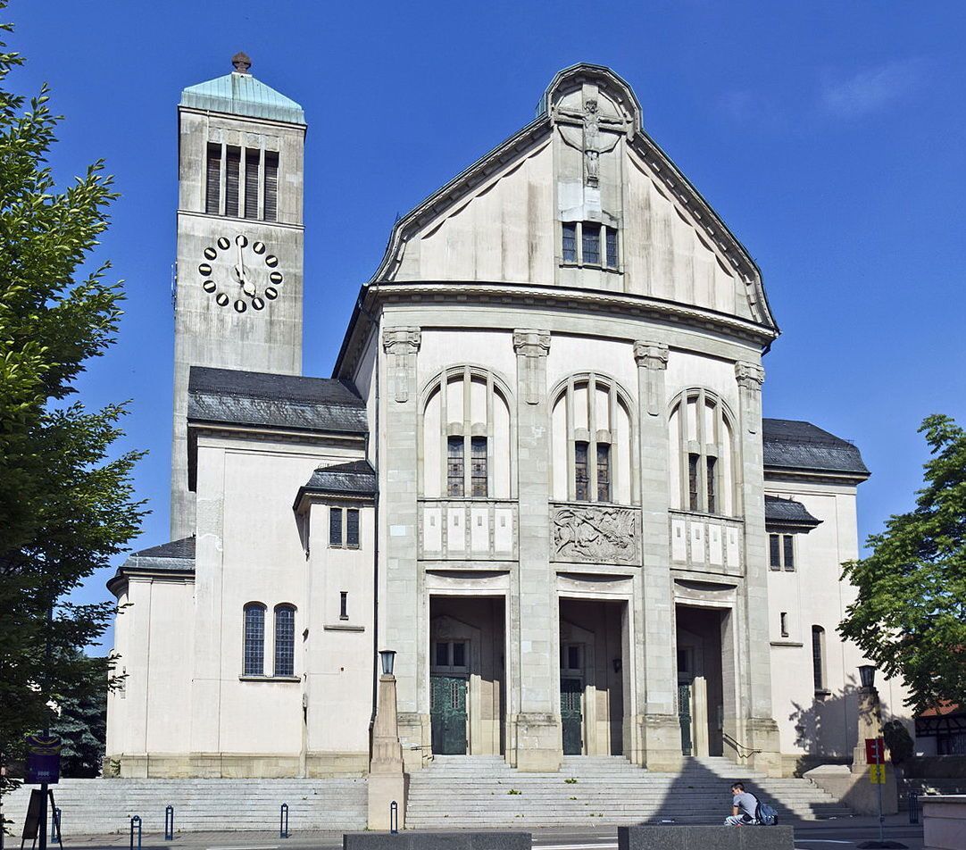 11 георг кирхе1280px-Hockenheim_katholische_Kirche_20110602.jpg