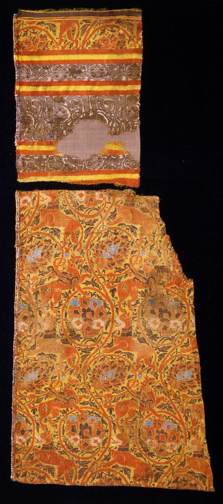 11.12-12-2002-Farverigt-tekstil-med-loever-og-griffer-f.jpg