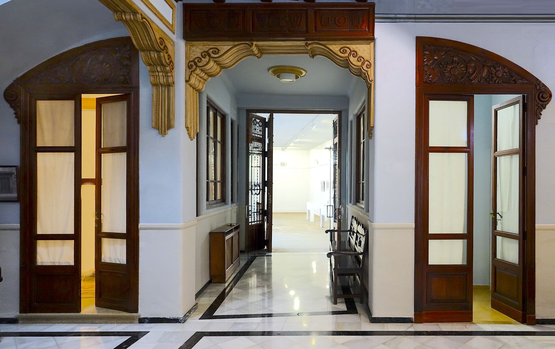 11. Interior.jpg