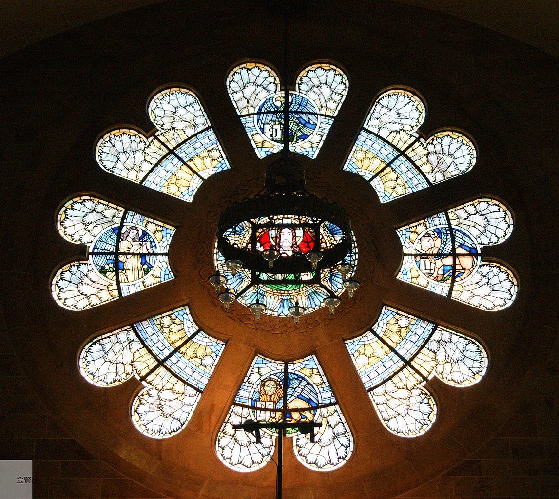 1147px-Pauluskirche_Rosette_innen.jpg