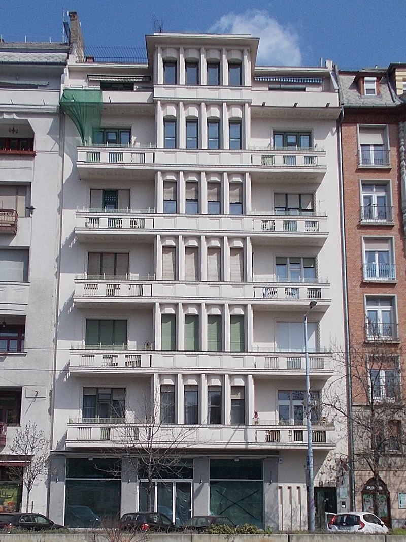 12 Belgrád_Kai_12,_Fassade,_2021_Belváros-Lipótváros.jpg