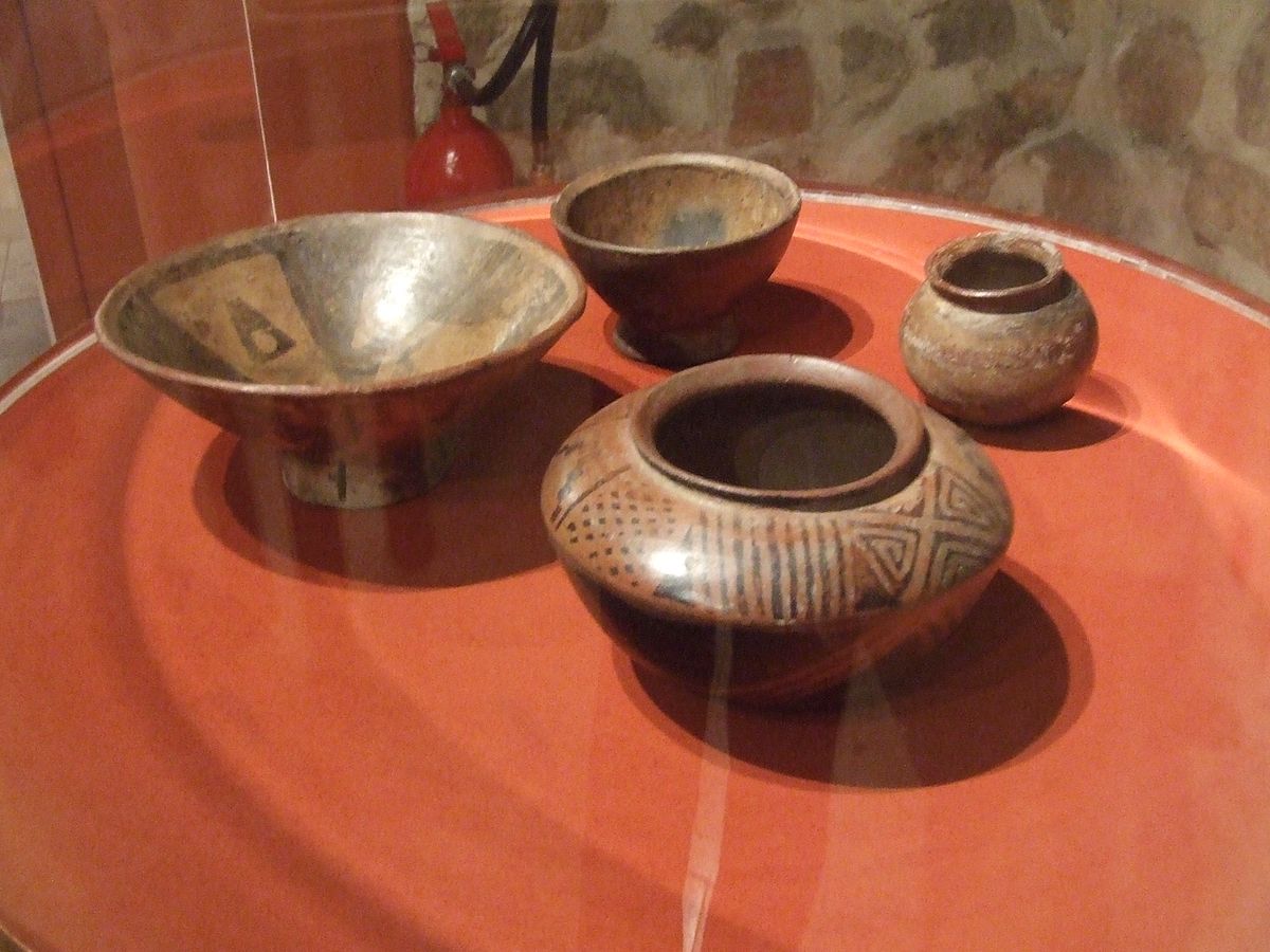 1200px-Ecuador_ceramic_bowls.JPG