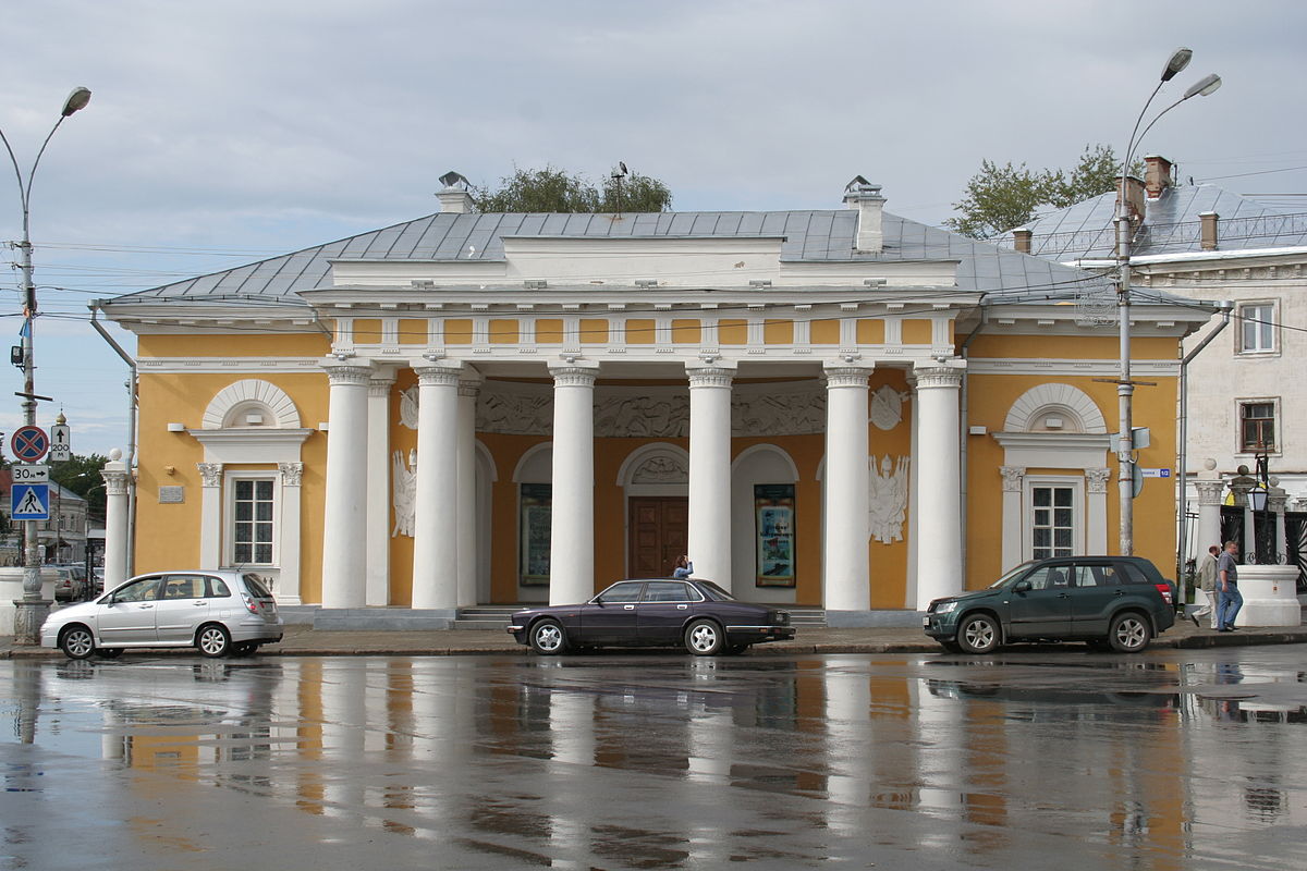 1200px-Hauptwachta-kostroma.jpg