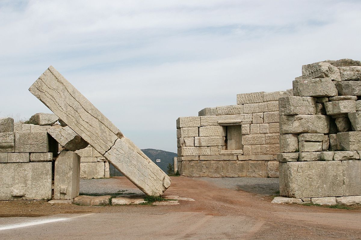 1200px-Messene_05-edit.jpg