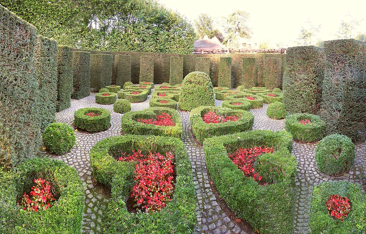 1200px-Uccle_Jardin_secret_de_la_Villa_Van_Buuren_-_panoramio.jpg