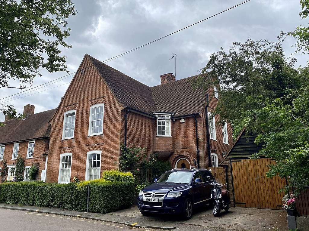 123_Willifield_Way,_Hampstead_Garden_Suburb,_June_2021_(1).jpg
