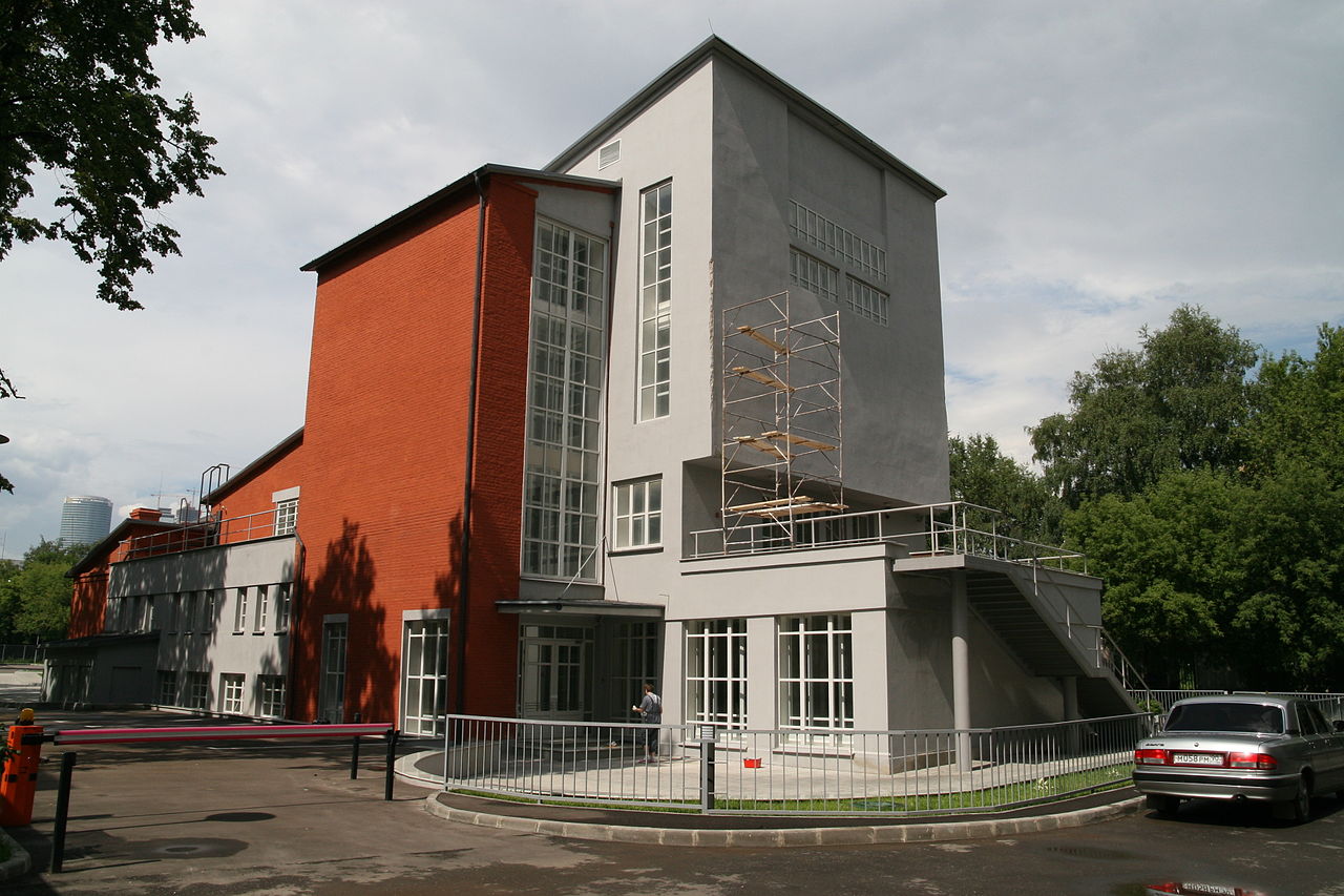1280px-Клуб_имени_Фрунзе.JPG
