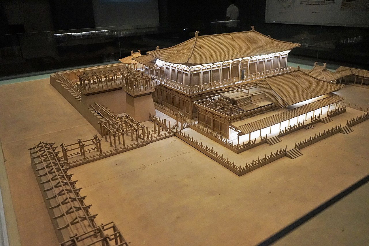 1280px-麟德殿复原模型_2024.jpg