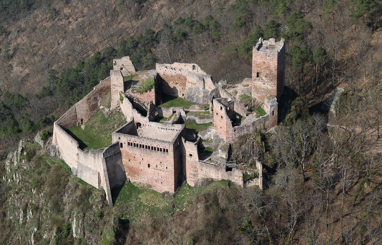 1280px-01_Ulrichsburg,_Ribeauville.JPG