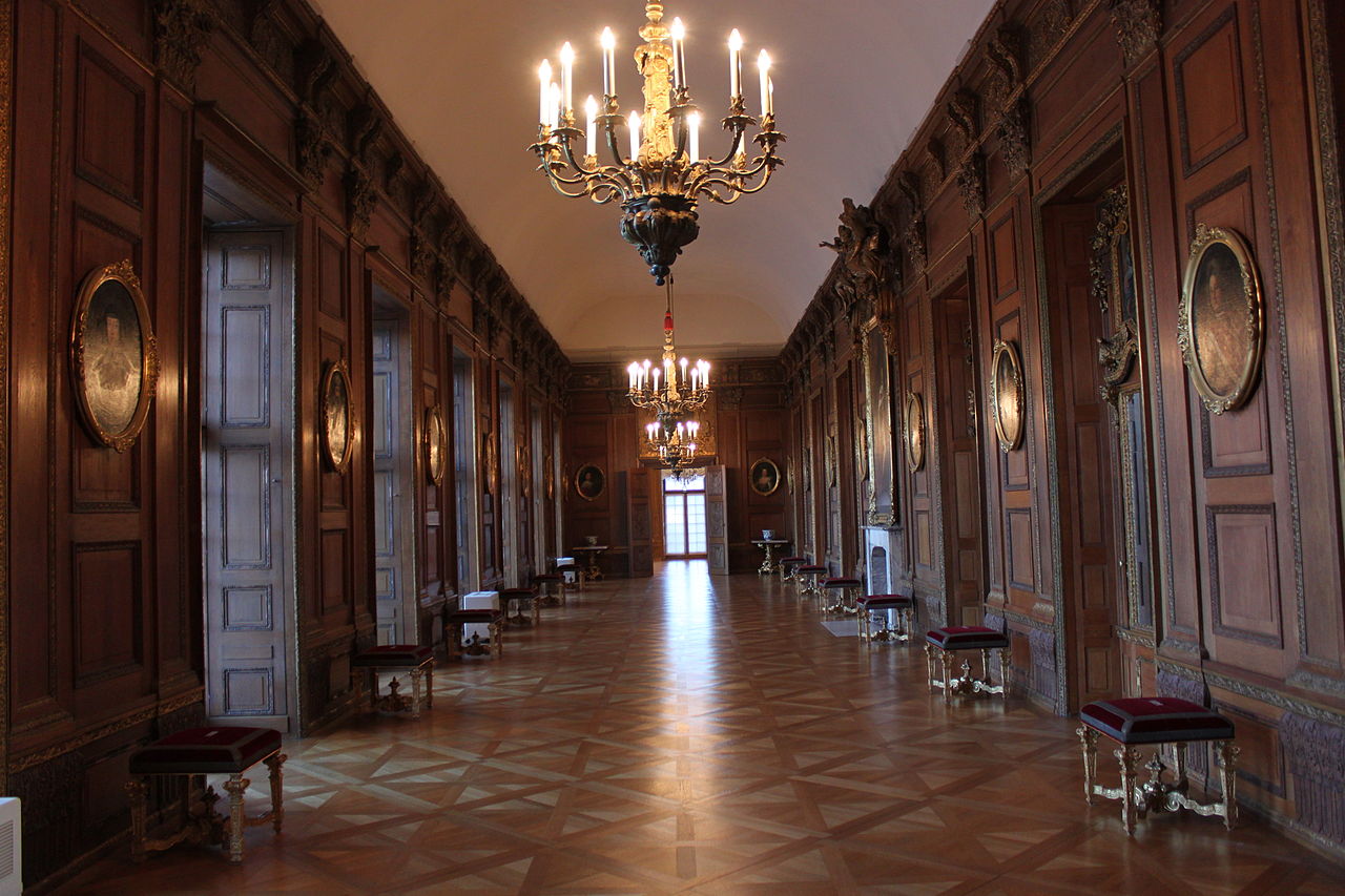 1280px-2012-10_Alte_Galerie_Eichengalerie_Schloss_Charlottenburg_anagoria.jpg