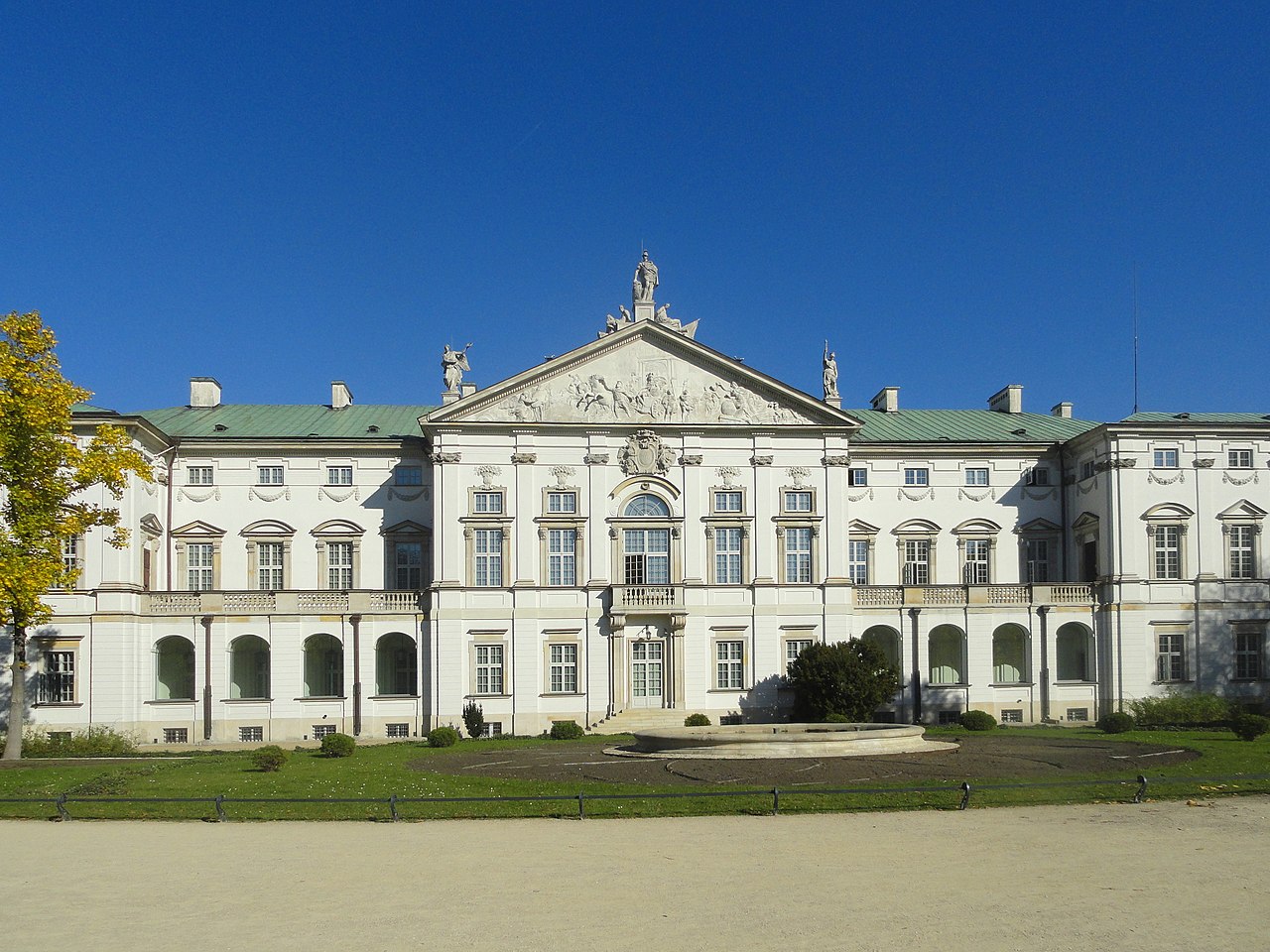 1280px-2018_Warszawa_Pałac_Krasińskich,_10.jpg