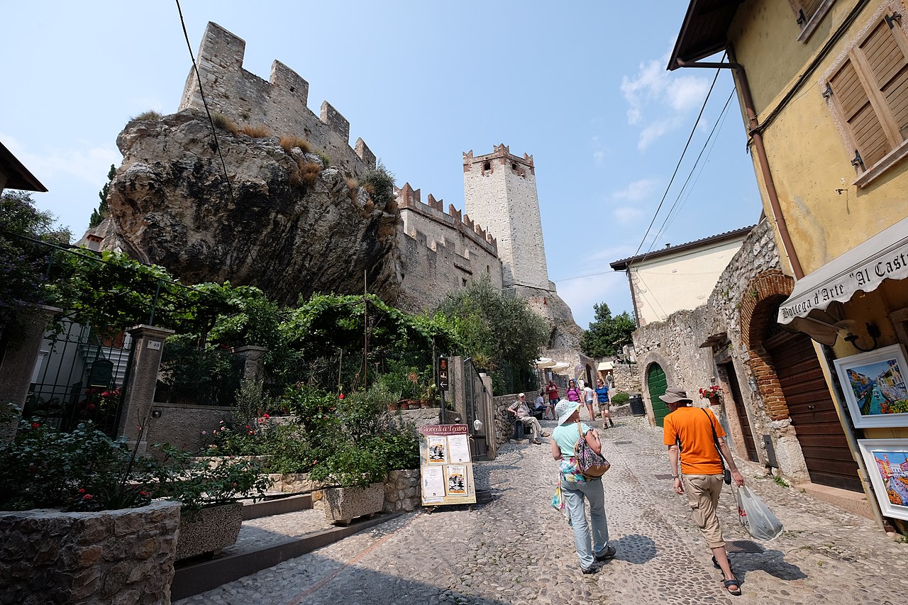 1280px-37018_Malcesine,_Province_of_Verona,_Italy_-_panoramio_(4).jpg