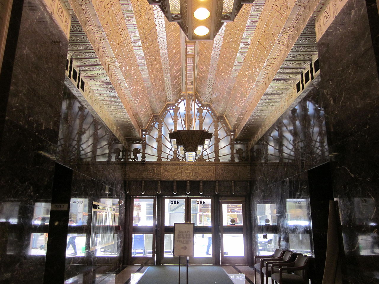 1280px-450_Sutter_St._lobby_2.JPG