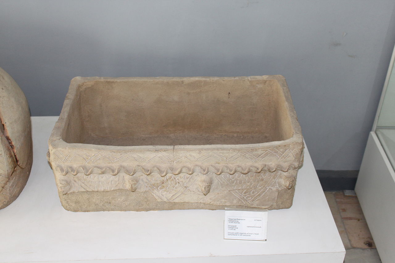 1280px-Afrasiyab_museum_preislamic_object_7_ossuary.jpg