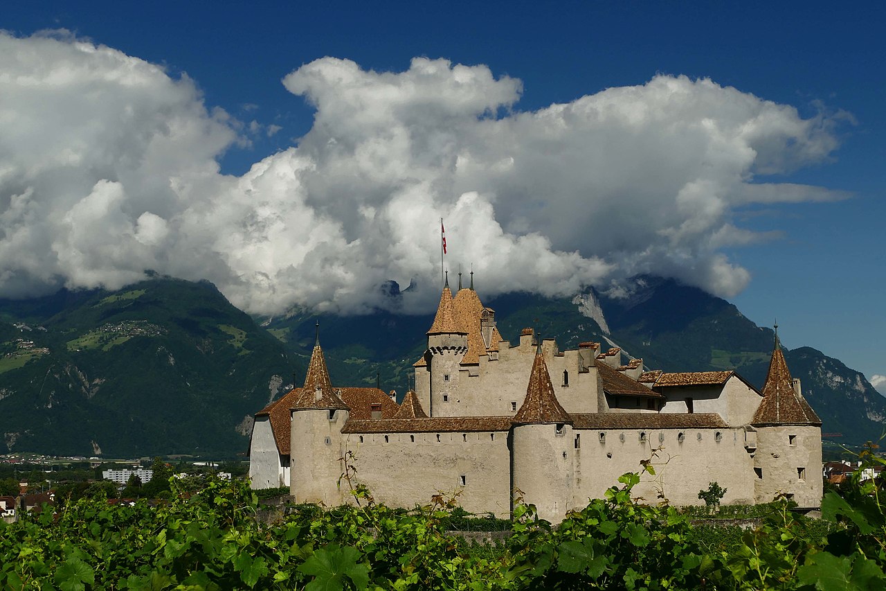 1280px-Aigle,_Musée_de_la_vigne_et_du_vin,_13-07-2017_01.jpg