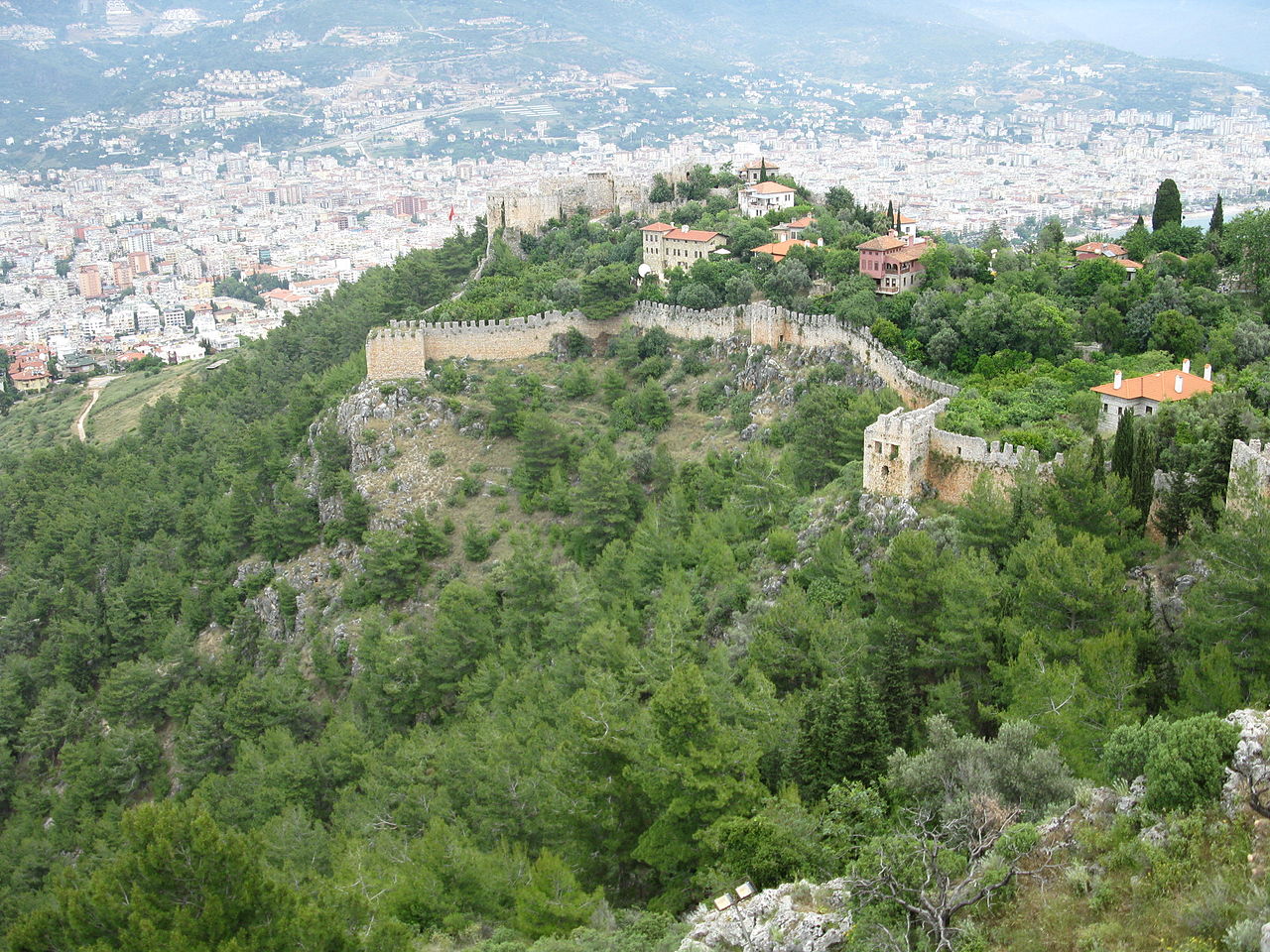 1280px-Alanya_Castle_04.JPG