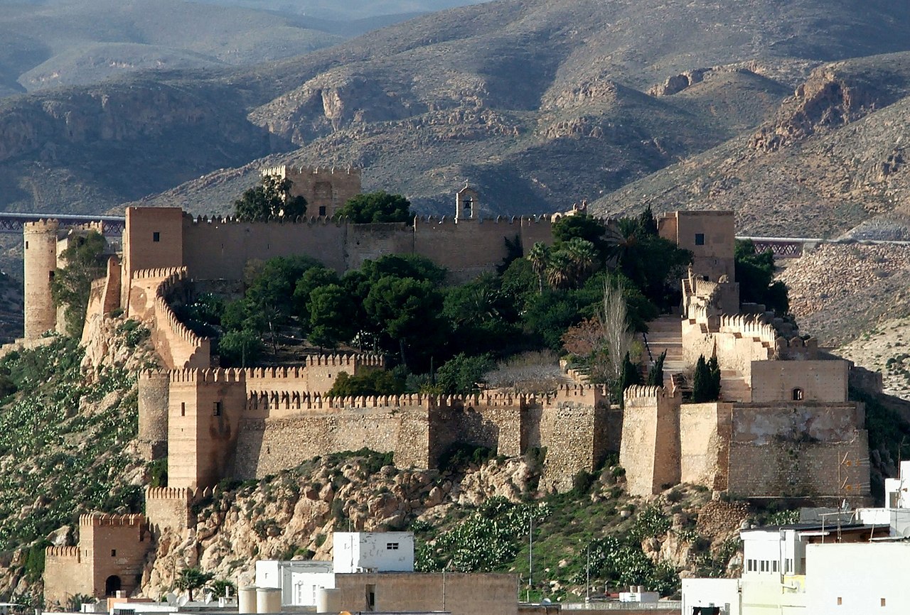 1280px-Alcazaba_de_Almería.jpg