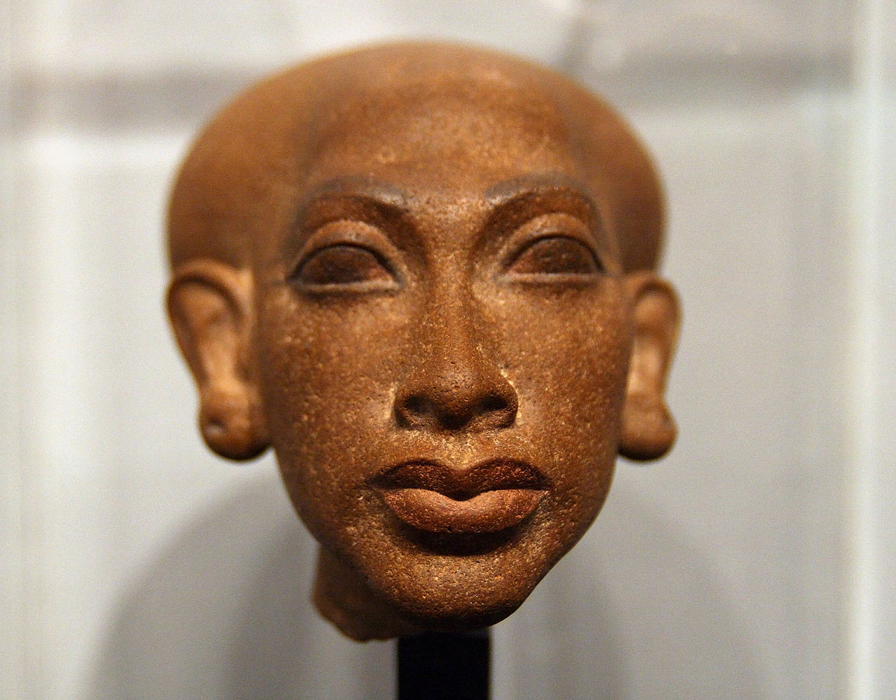 1280px-Amarna_princess_1350_BC_a.jpg