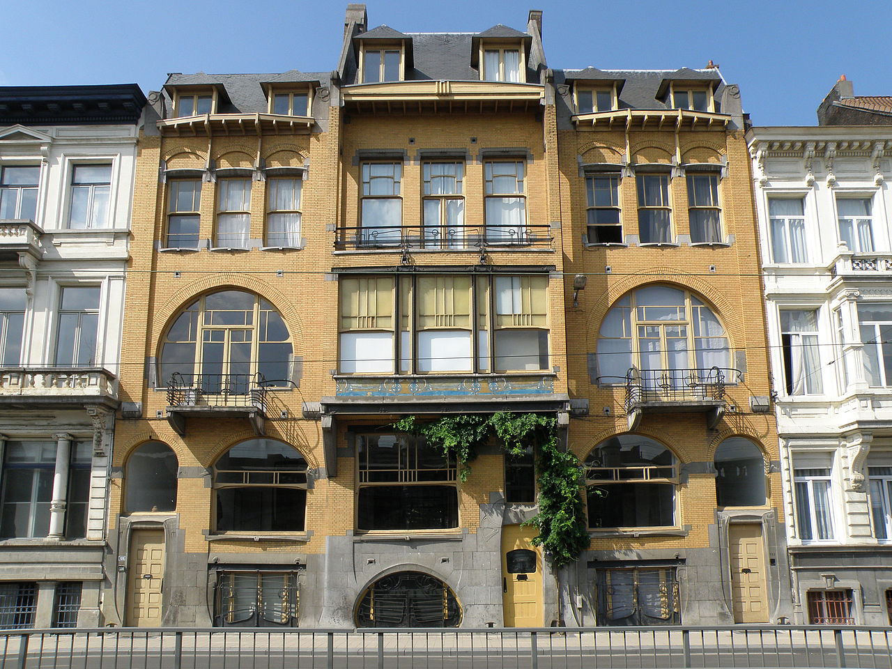 1280px-Antwerpen_Mercatorstraat_n°102-106_(1)_.psd.jpg
