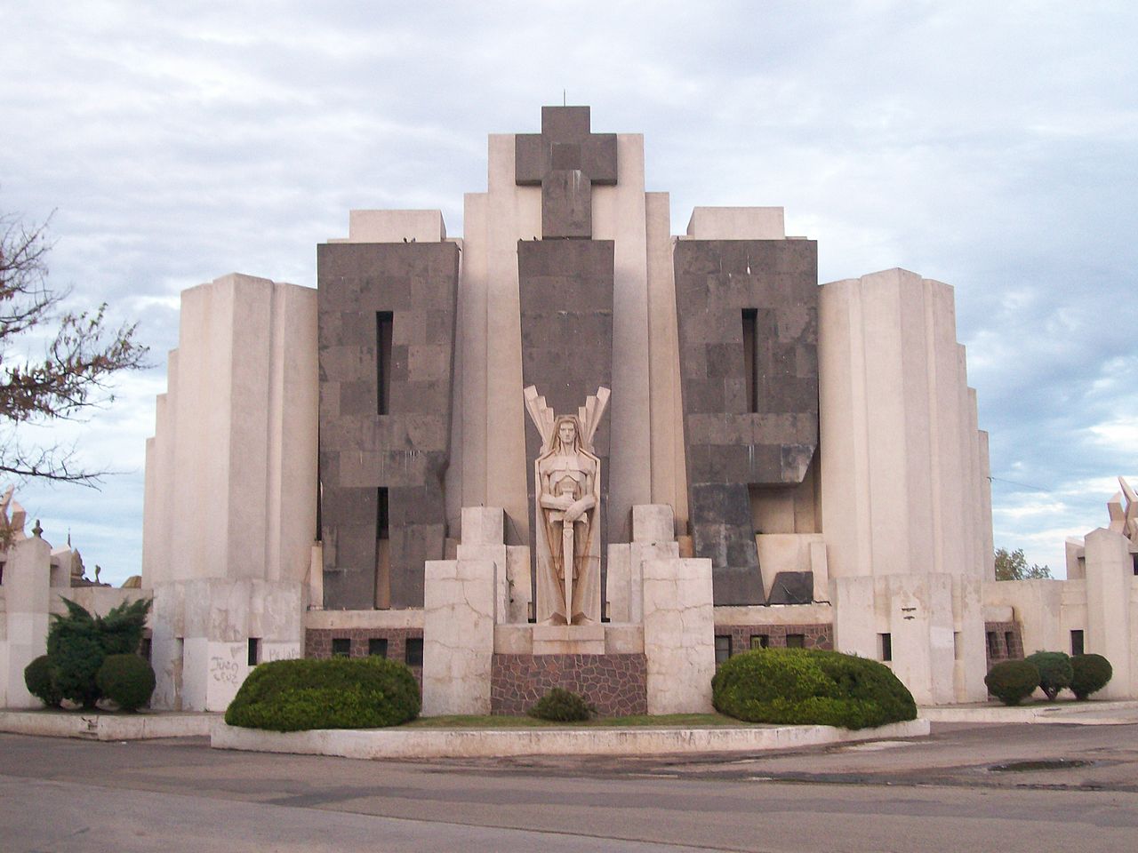 1280px-AzulCementerio.jpg