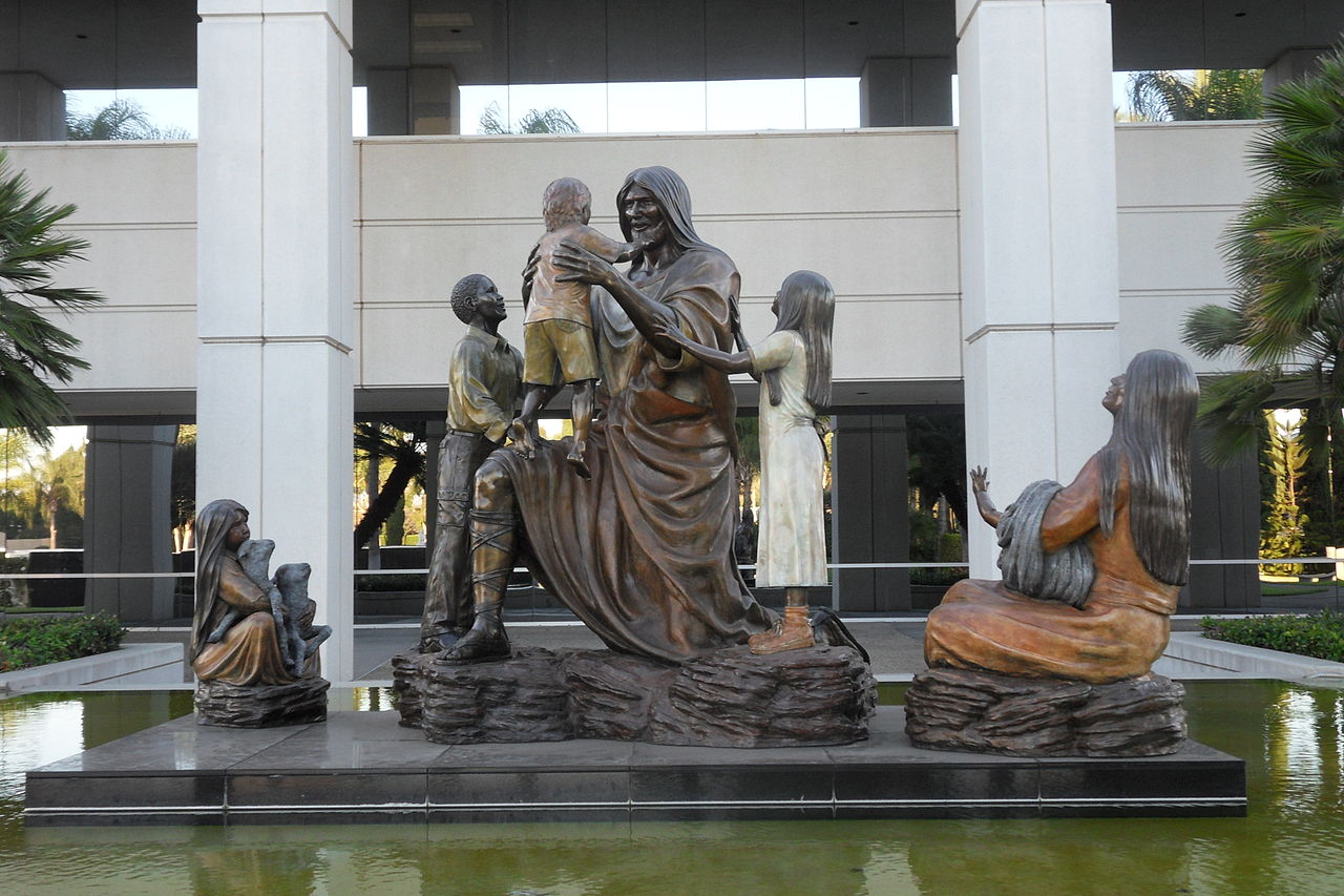 1280px-BeeldvandeCrystalCathedral.JPG