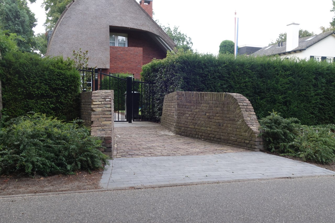 1280px-Bergen,_Brug_bij_Meerweg_3_(6).jpg