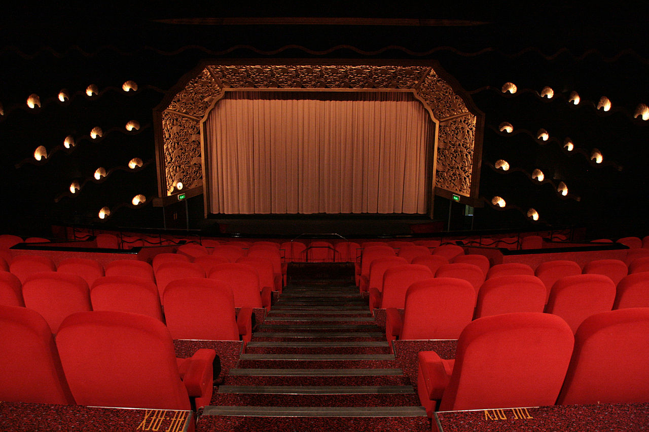 1280px-Berkhamsted_Rex_auditorium1.jpg