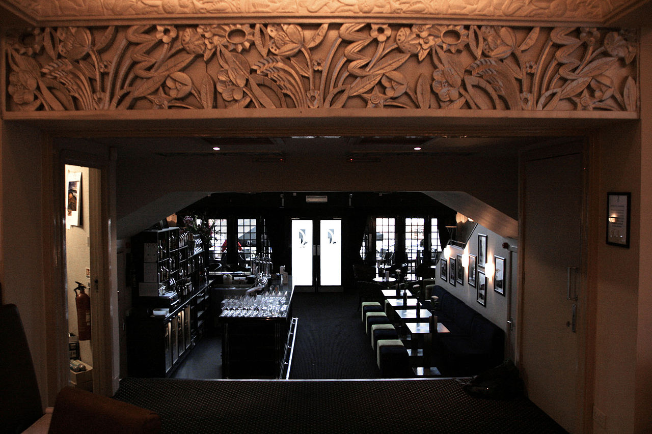 1280px-Berkhamsted_rex_gatsby3.jpg