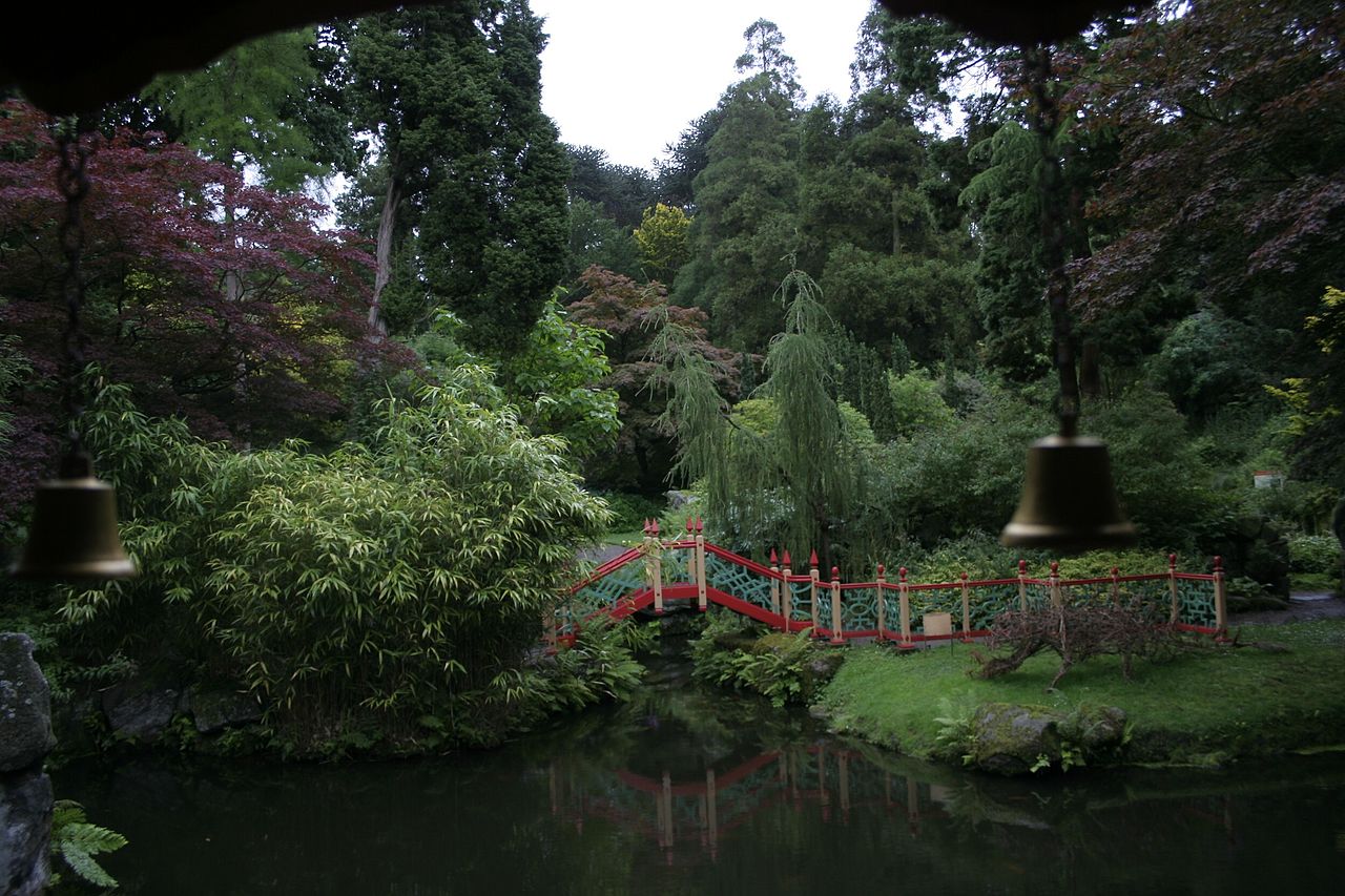 1280px-Biddulph_Grange_3 (1).jpg